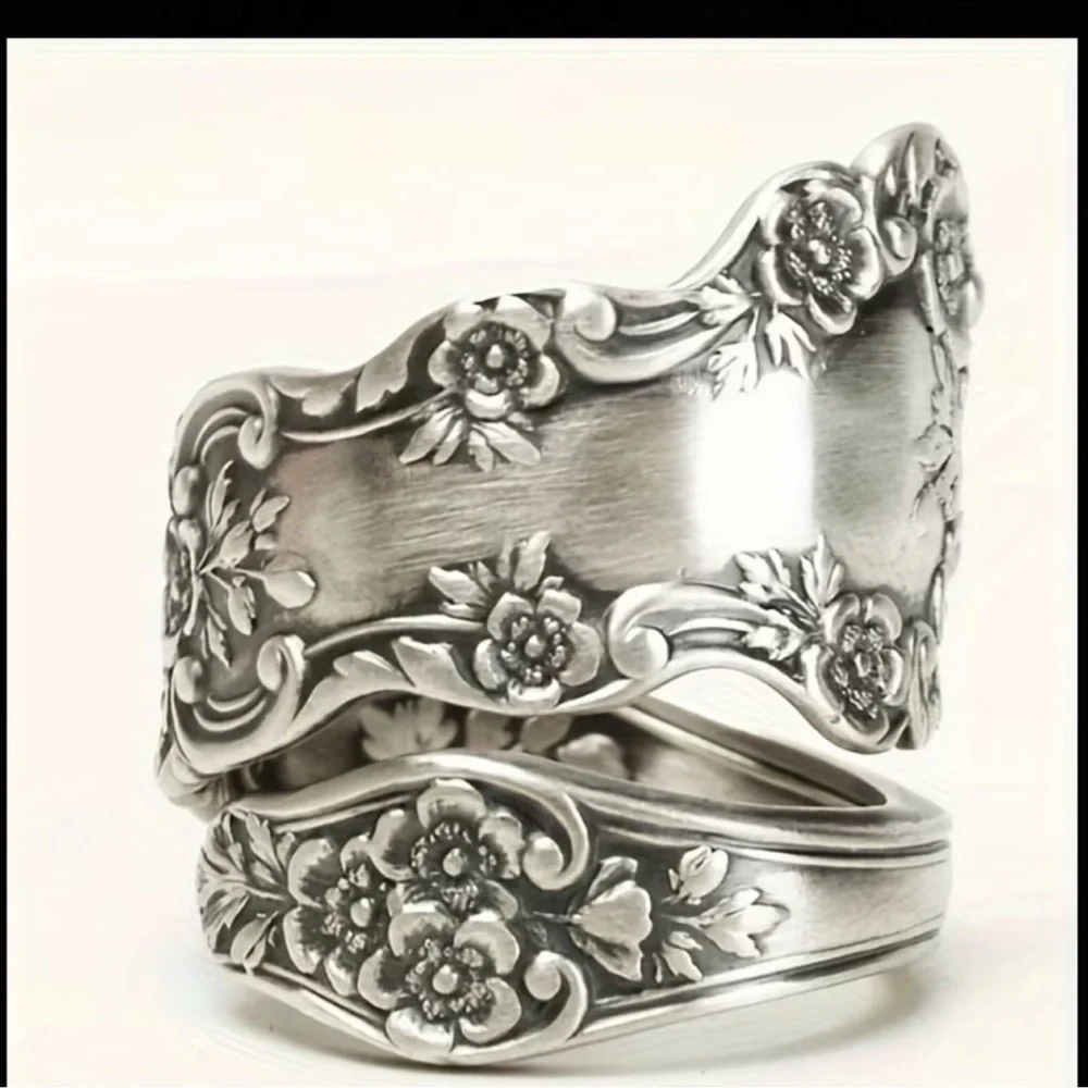 Vintaged Flower Engraved Spoon Ring - Picture 1 of 7